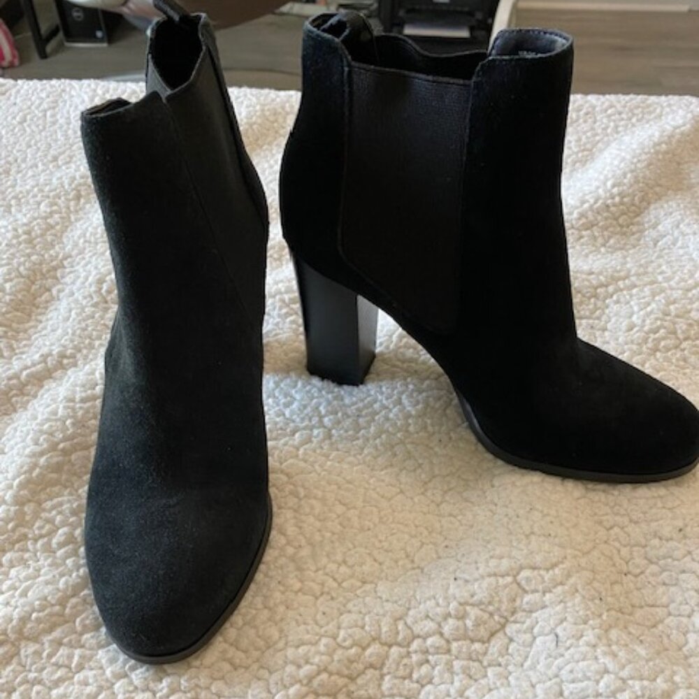 SOLD!! MICHAEL MICHAEL KORS EVALINE BLACK Pull-On Block Heel Dress Booties SZ 8